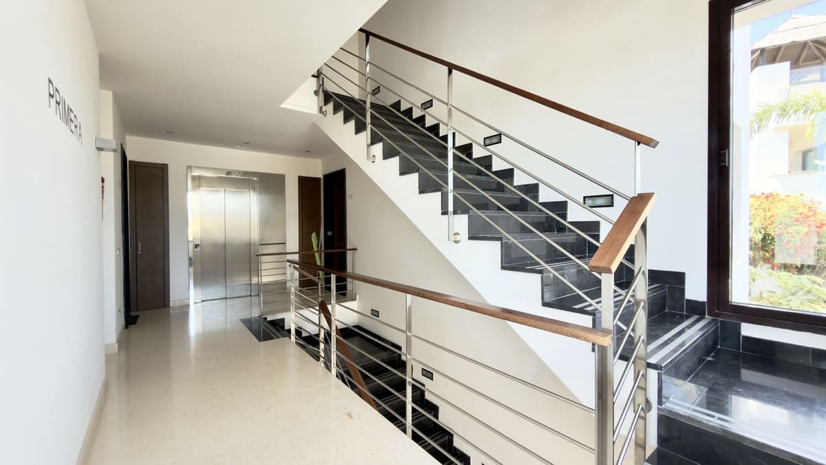 3 bedroom Penthouse for rent in Benahavis with pool garage - € 5,000 (Ref: 9733233)