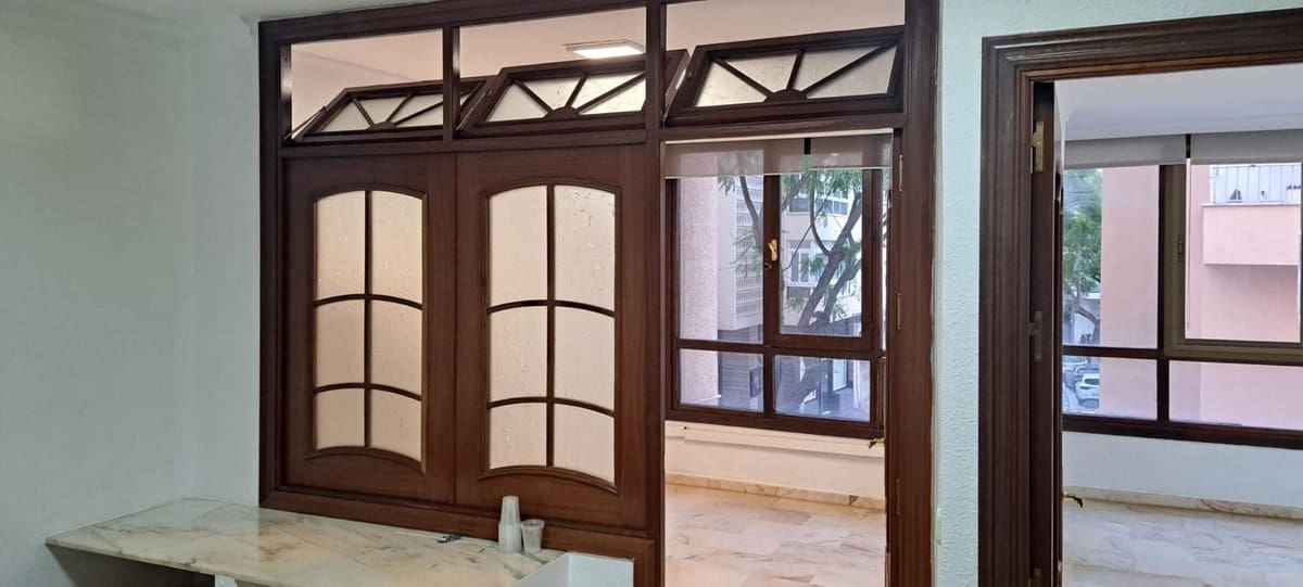 2 bedroom Office for rent in Marbella - € 900 (Ref: 9733234)