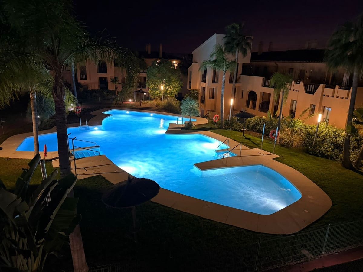 2 chambre Appartement à vendre à Benahavis avec piscine garage - 650 000 € (Ref: 9733235)