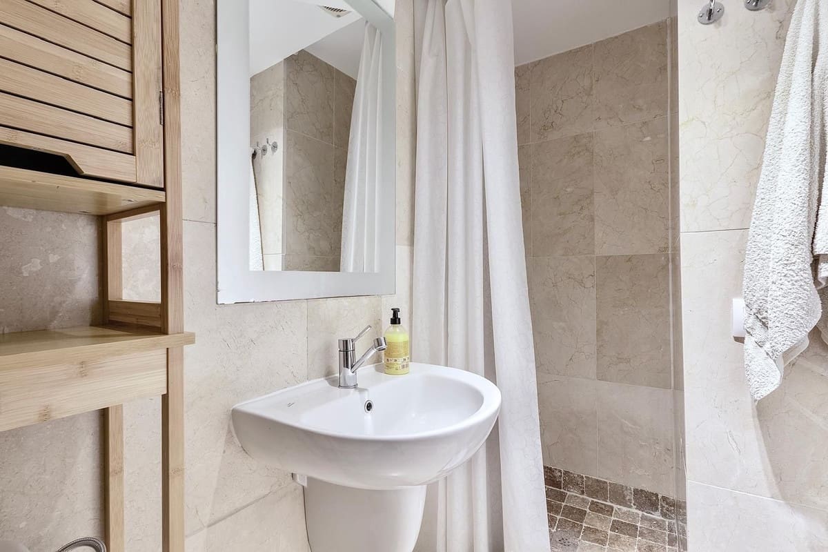 3 soveværelse Byhus til leje i Nueva Andalucia med swimmingpool - € 3.800 (Ref: 9733236)