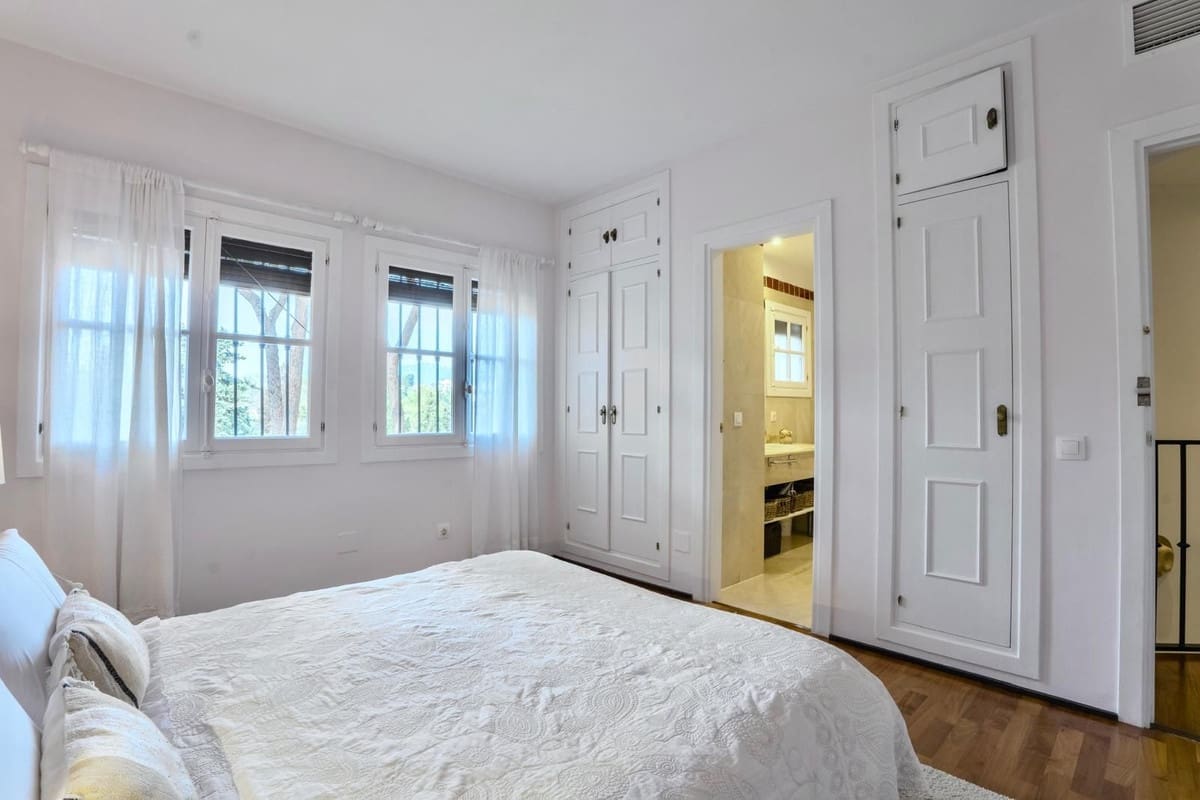 3 soveværelse Byhus til leje i Nueva Andalucia med swimmingpool - € 3.800 (Ref: 9733236)