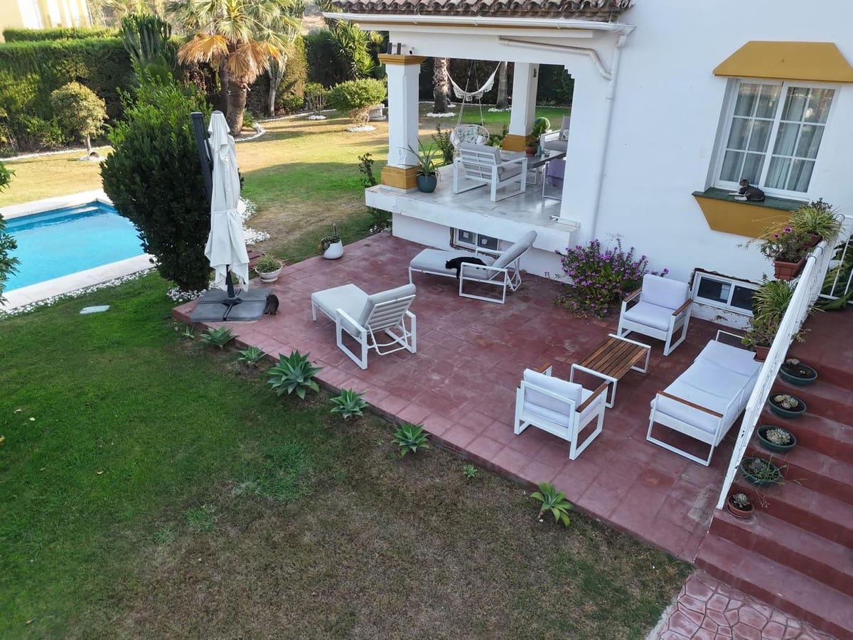 7 bedroom Villa for sale in Guadalmina with pool garage - € 2,300,000 (Ref: 9733237)