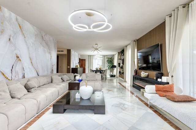 7 quarto Moradia para venda em Guadalmina Alta, Marbella com piscina garagem - 2 300 000 € (Ref: 9733237)