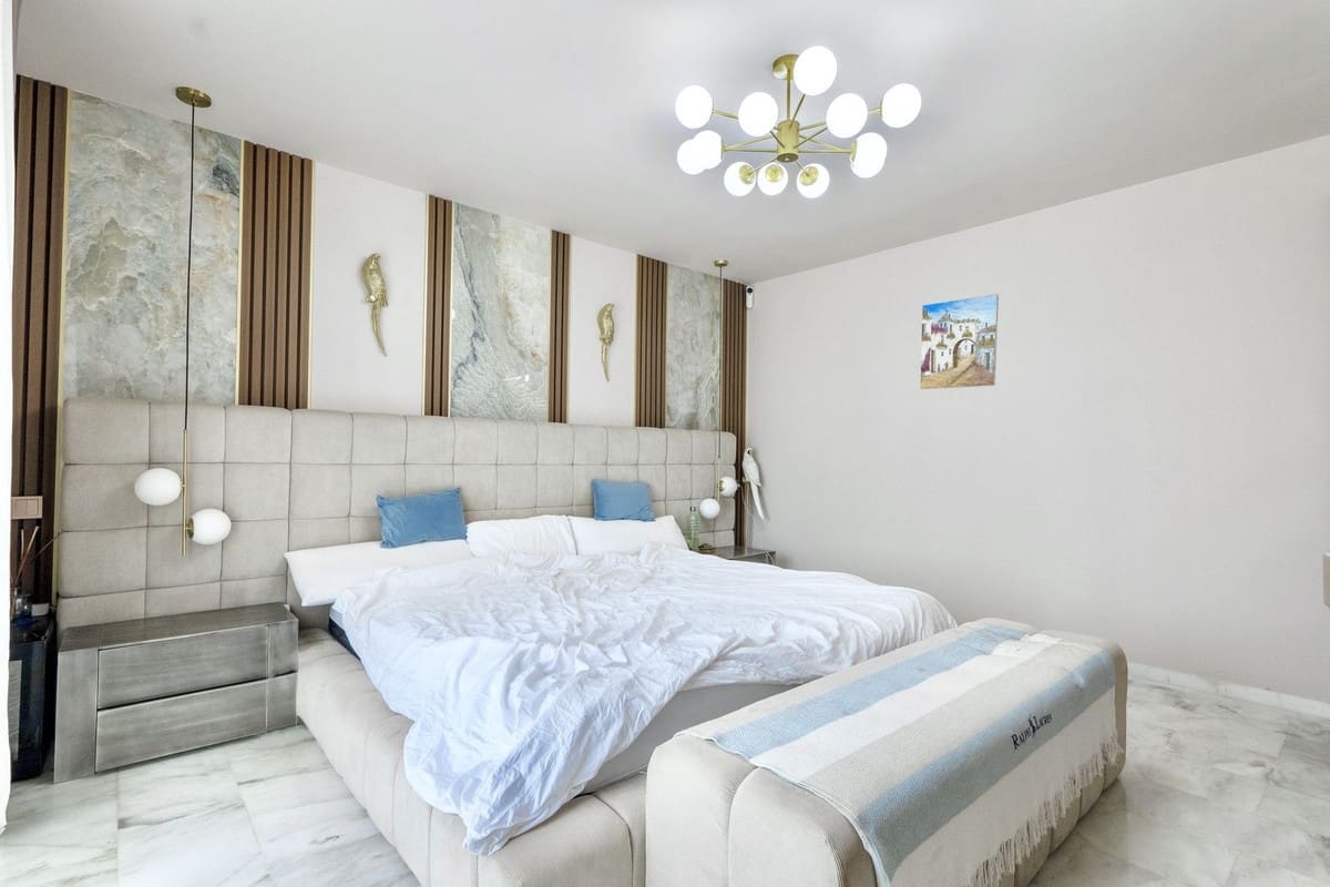 7 bedroom Villa for sale in Guadalmina with pool garage - € 2,300,000 (Ref: 9733237)