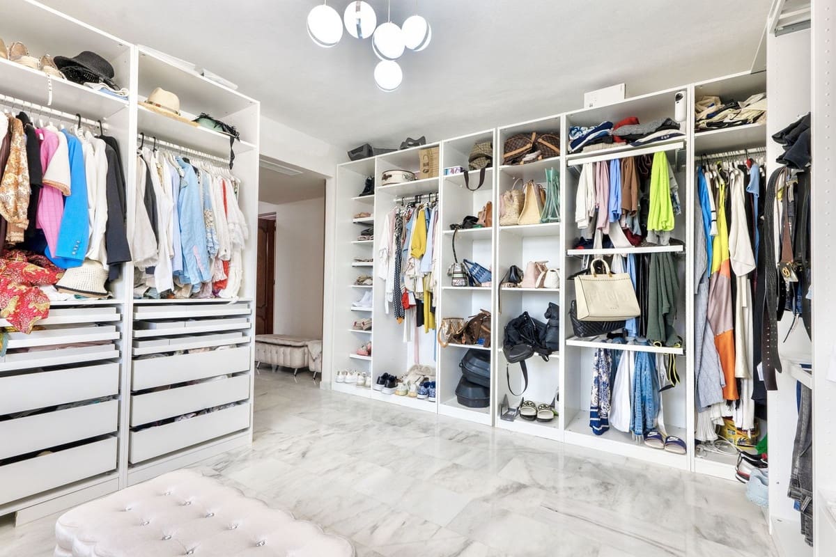 7 bedroom Villa for sale in Guadalmina with pool garage - € 2,300,000 (Ref: 9733237)