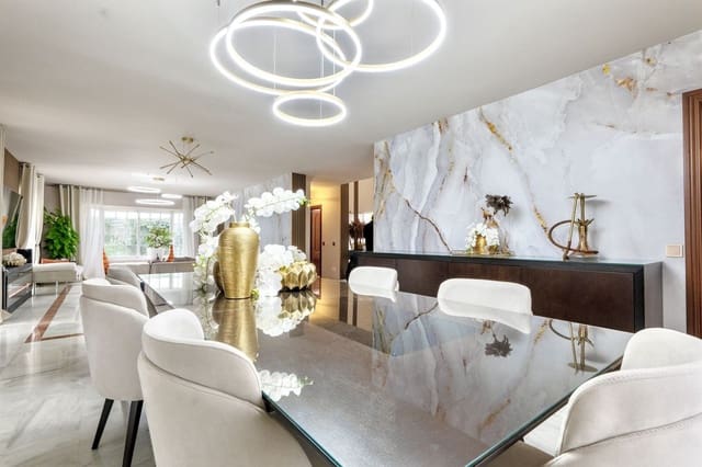 7 quarto Moradia para venda em Guadalmina Alta, Marbella com piscina garagem - 2 300 000 € (Ref: 9733237)