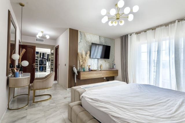 7 quarto Moradia para venda em Guadalmina Alta, Marbella com piscina garagem - 2 300 000 € (Ref: 9733237)