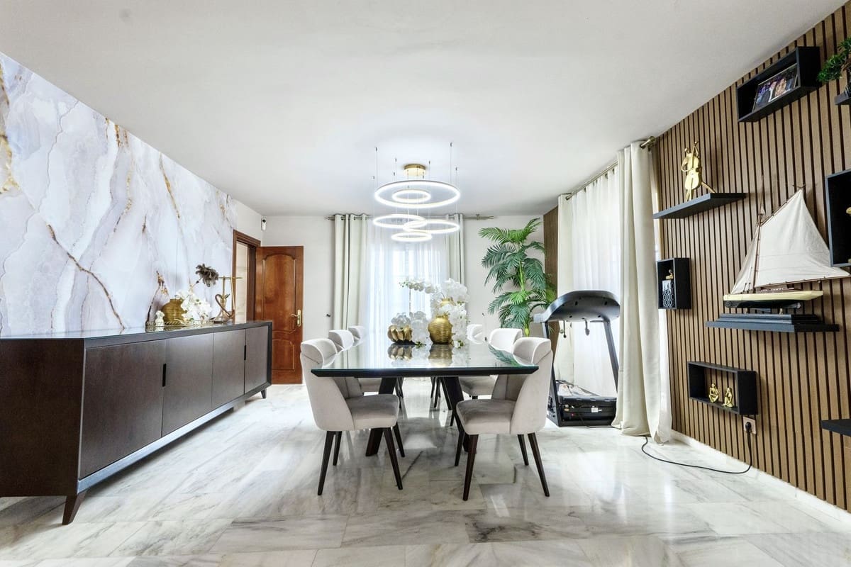 7 bedroom Villa for sale in Guadalmina with pool garage - € 2,300,000 (Ref: 9733237)