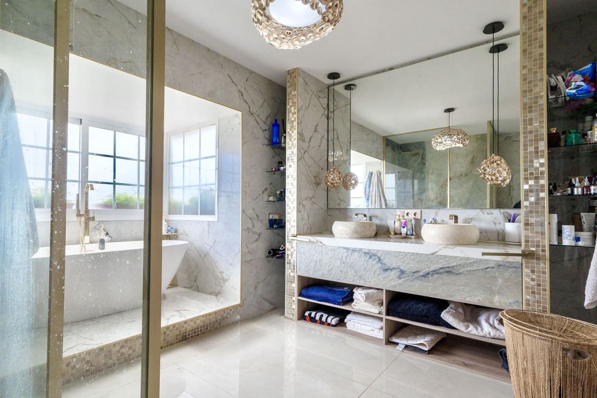 7 bedroom Villa for sale in Guadalmina with pool garage - € 2,300,000 (Ref: 9733237)