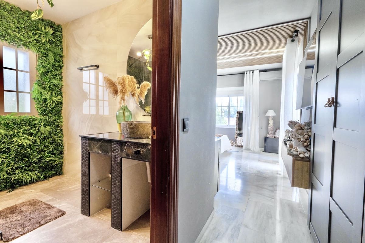 7 bedroom Villa for sale in Guadalmina with pool garage - € 2,300,000 (Ref: 9733237)