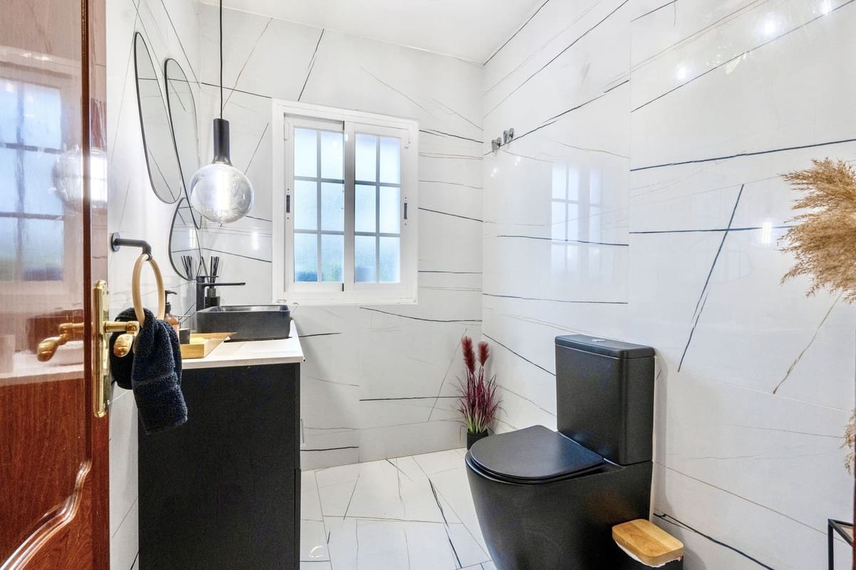 7 bedroom Villa for sale in Guadalmina with pool garage - € 2,300,000 (Ref: 9733237)