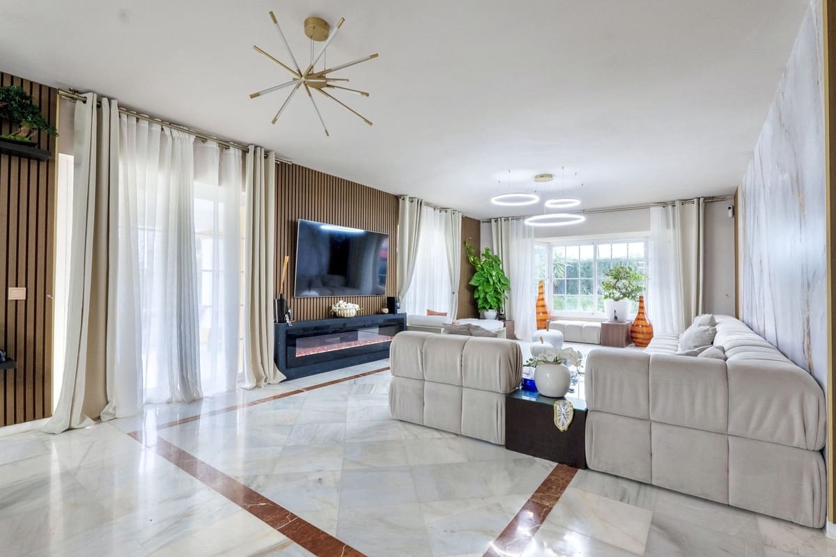 7 bedroom Villa for sale in Guadalmina with pool garage - € 2,300,000 (Ref: 9733237)