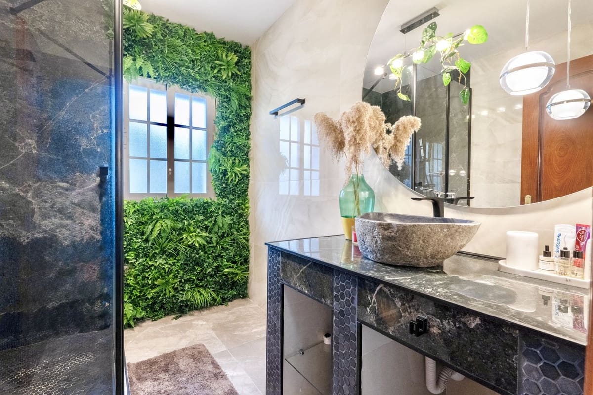 7 bedroom Villa for sale in Guadalmina with pool garage - € 2,300,000 (Ref: 9733237)