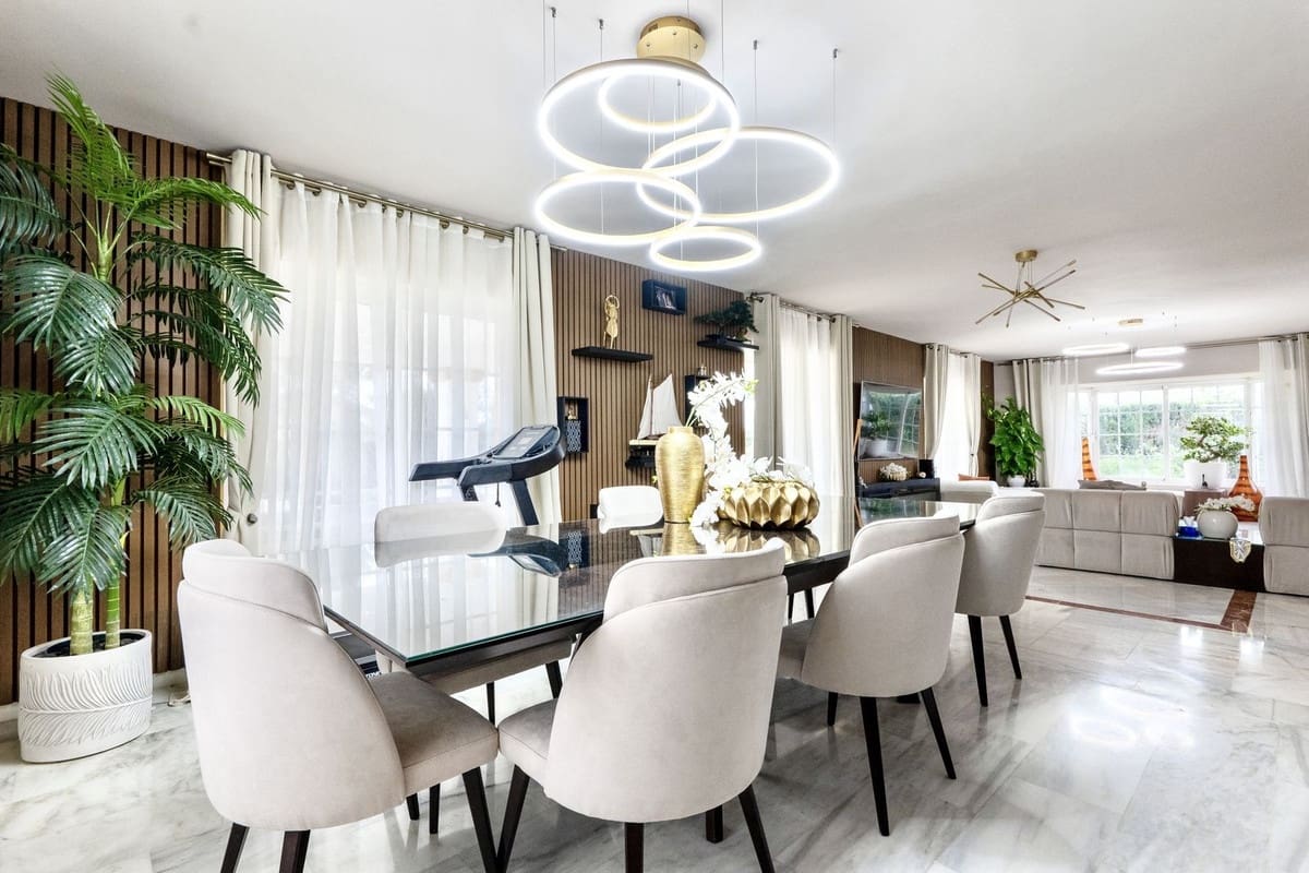 7 bedroom Villa for sale in Guadalmina with pool garage - € 2,300,000 (Ref: 9733237)