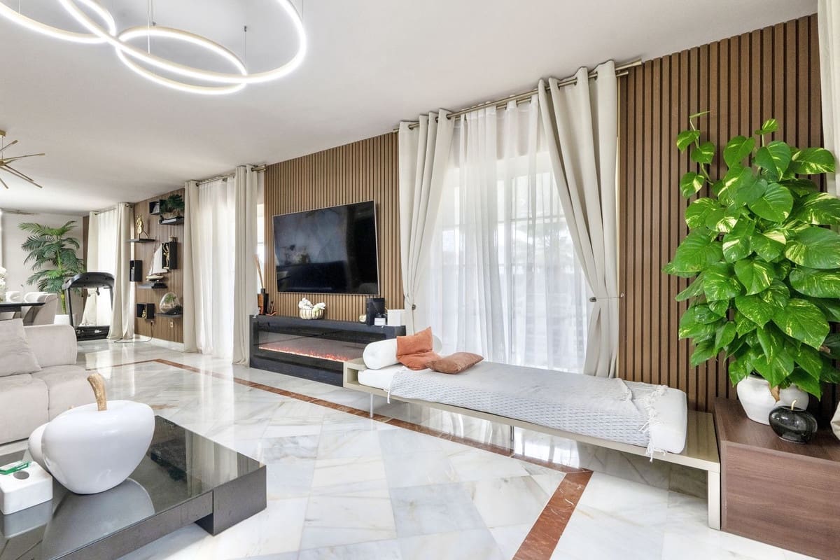 7 bedroom Villa for sale in Guadalmina with pool garage - € 2,300,000 (Ref: 9733237)