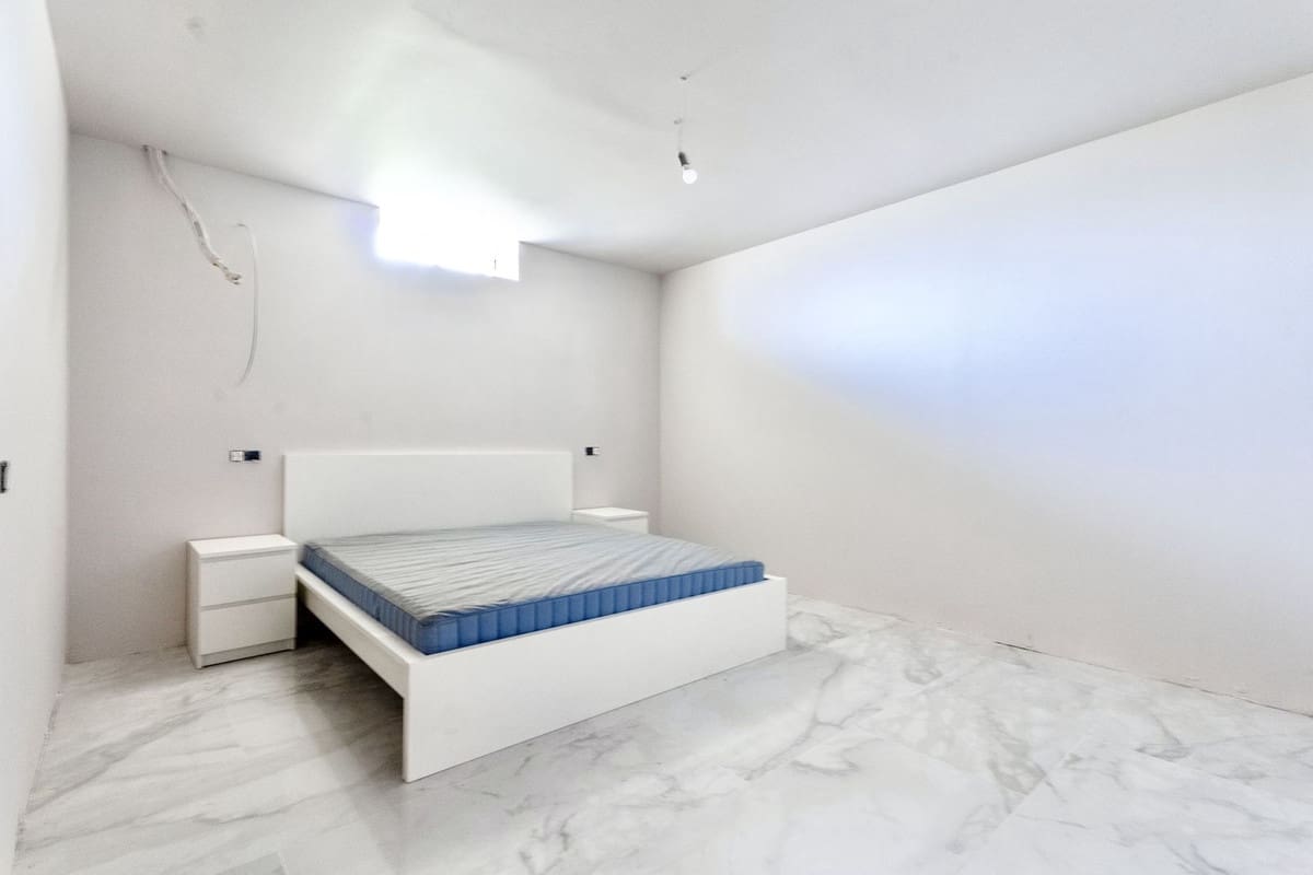 7 bedroom Villa for sale in Guadalmina with pool garage - € 2,300,000 (Ref: 9733237)