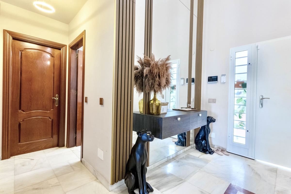 7 bedroom Villa for sale in Guadalmina with pool garage - € 2,300,000 (Ref: 9733237)