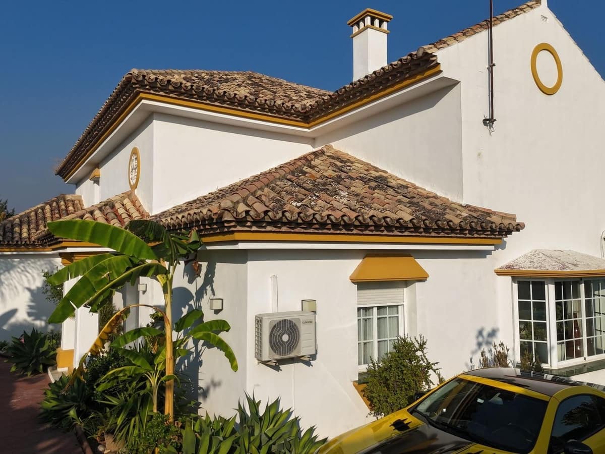 7 bedroom Villa for sale in Guadalmina with pool garage - € 2,300,000 (Ref: 9733237)