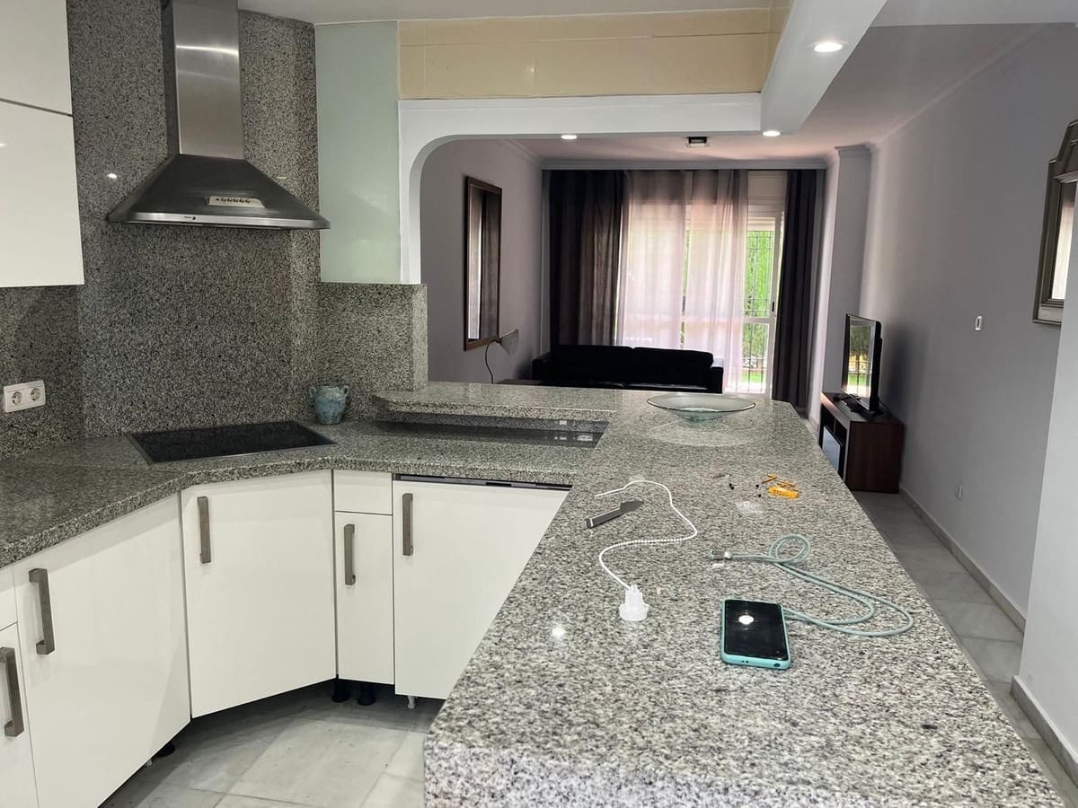 2 bedroom Apartment for rent in Nueva Andalucia with pool garage - € 1,950 (Ref: 9733238)