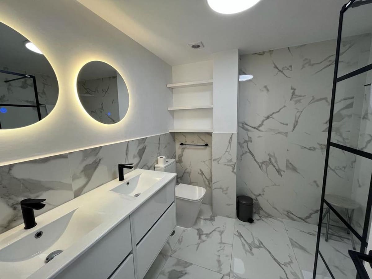 2 bedroom Apartment for rent in Costalita with pool garage - € 2,000 (Ref: 9733239)