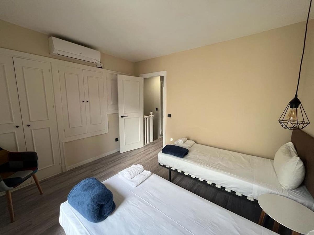 2 bedroom Apartment for rent in Costalita with pool garage - € 2,000 (Ref: 9733239)