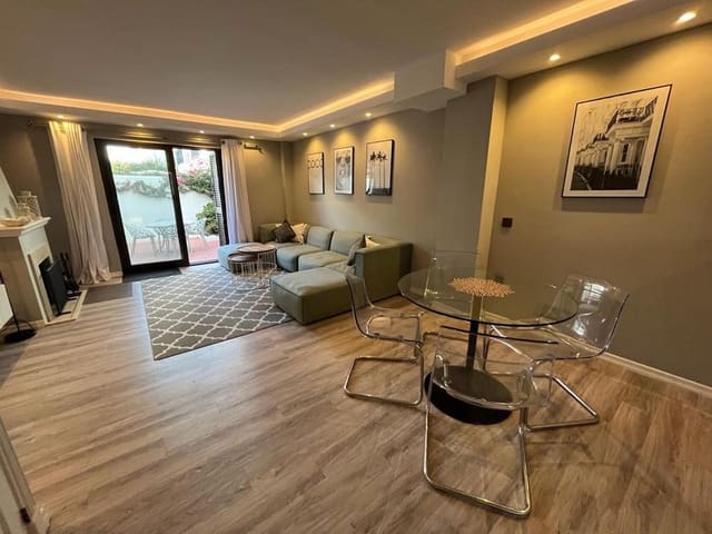 Apartamento de 2 habitaciones en Costalita, Estepona en alquiler con piscina garaje - 2.000 € (Ref: 9733239)