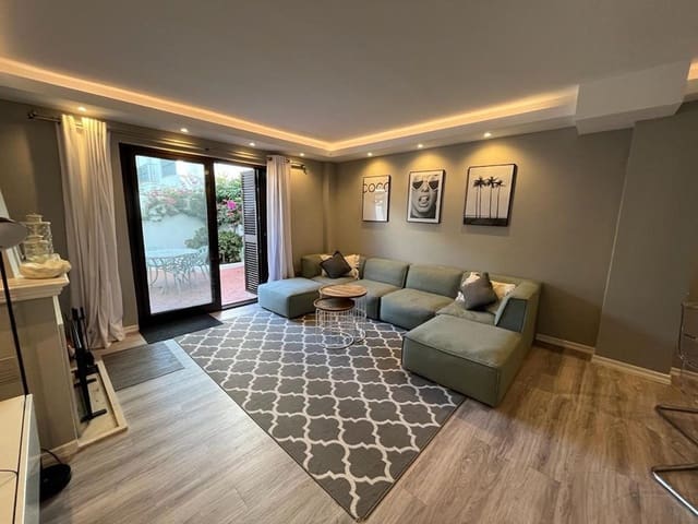 2 bedroom Apartment for holiday rental in Costalita, Estepona with pool garage - € 1,750 (Ref: 9733240)