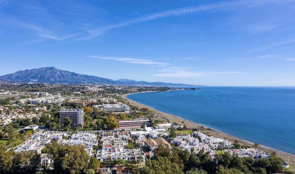 2 bedroom Apartment for holiday rental in Costalita with pool garage - € 1,750 (Ref: 9733240)