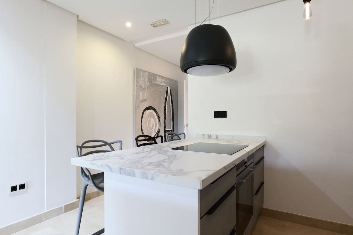 3 bedroom Apartment for sale in Puerto Banus with pool garage - € 849,000 (Ref: 9733241)