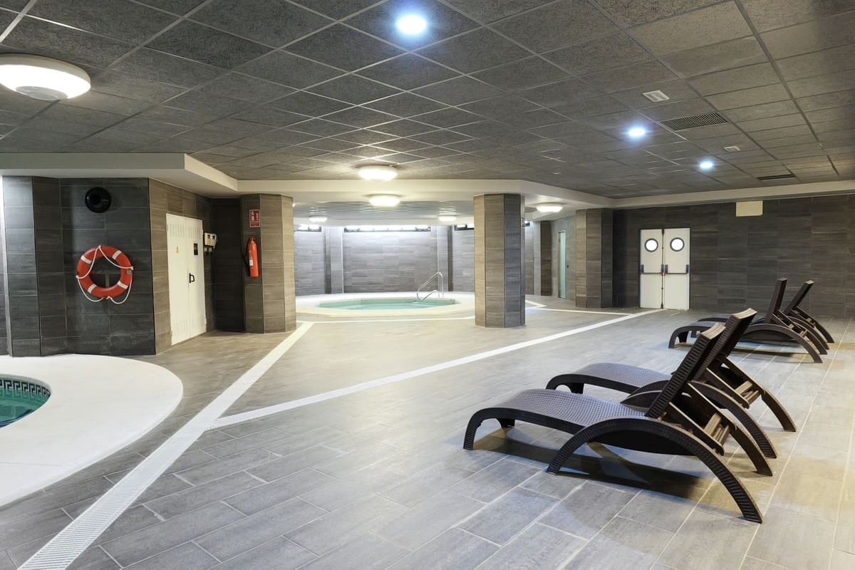 3 bedroom Apartment for sale in Puerto Banus with pool garage - € 849,000 (Ref: 9733241)