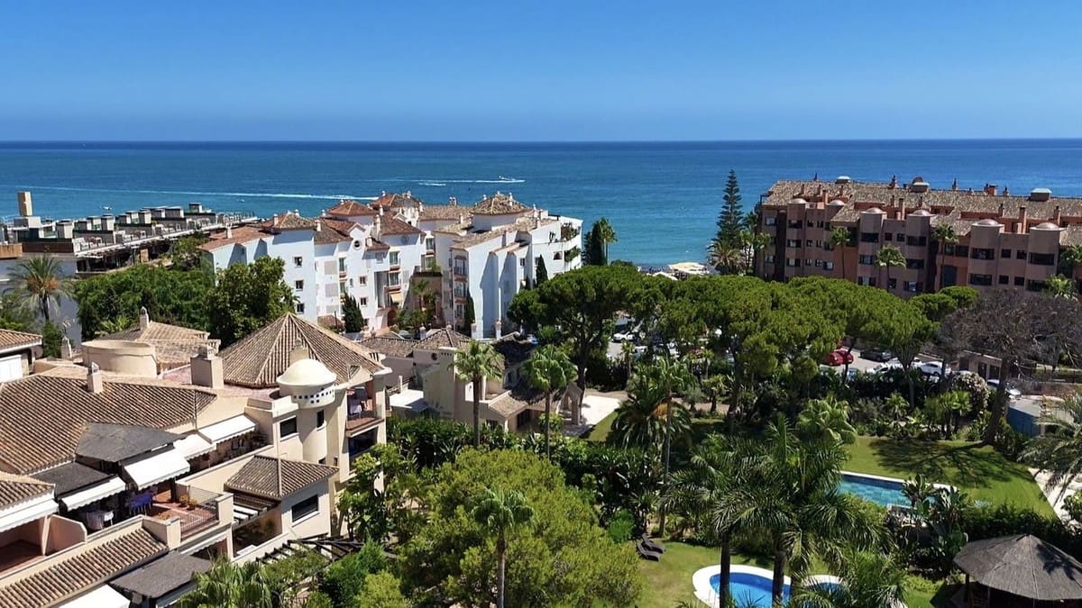 3 bedroom Apartment for sale in Puerto Banus with pool garage - € 849,000 (Ref: 9733241)