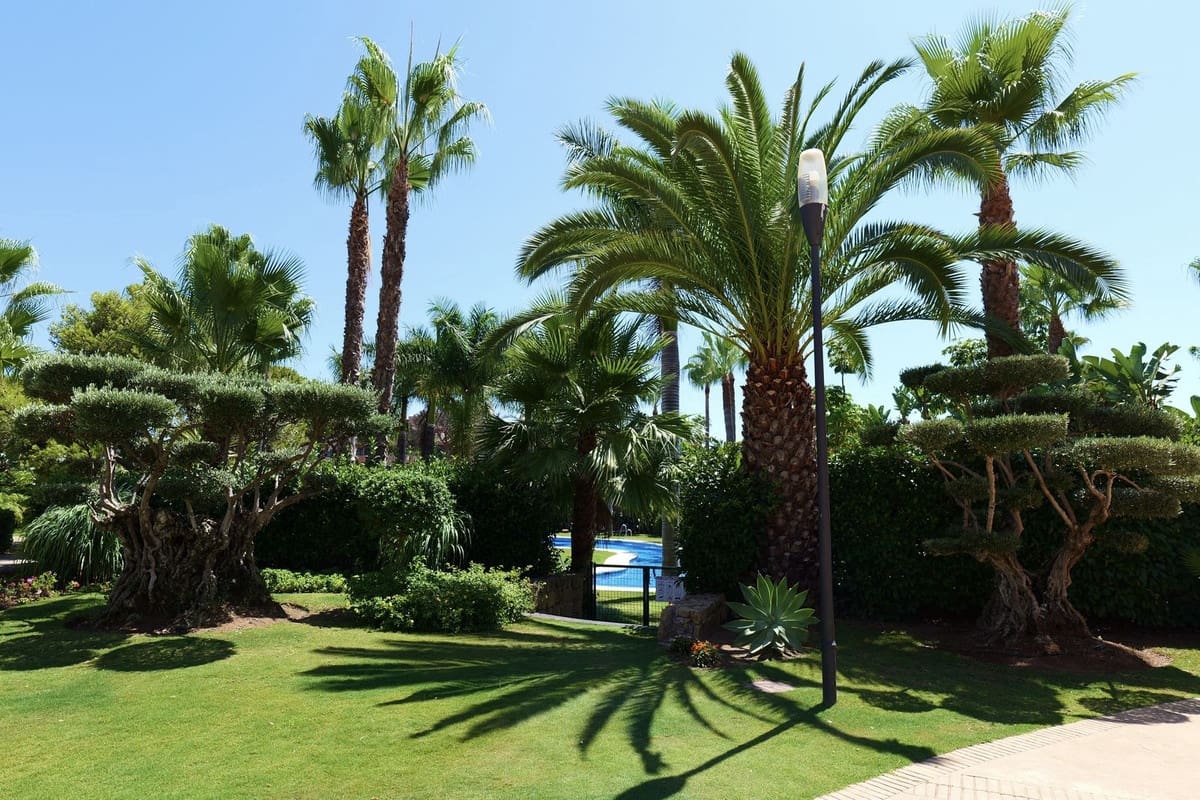 3 bedroom Apartment for sale in Puerto Banus with pool garage - € 849,000 (Ref: 9733241)