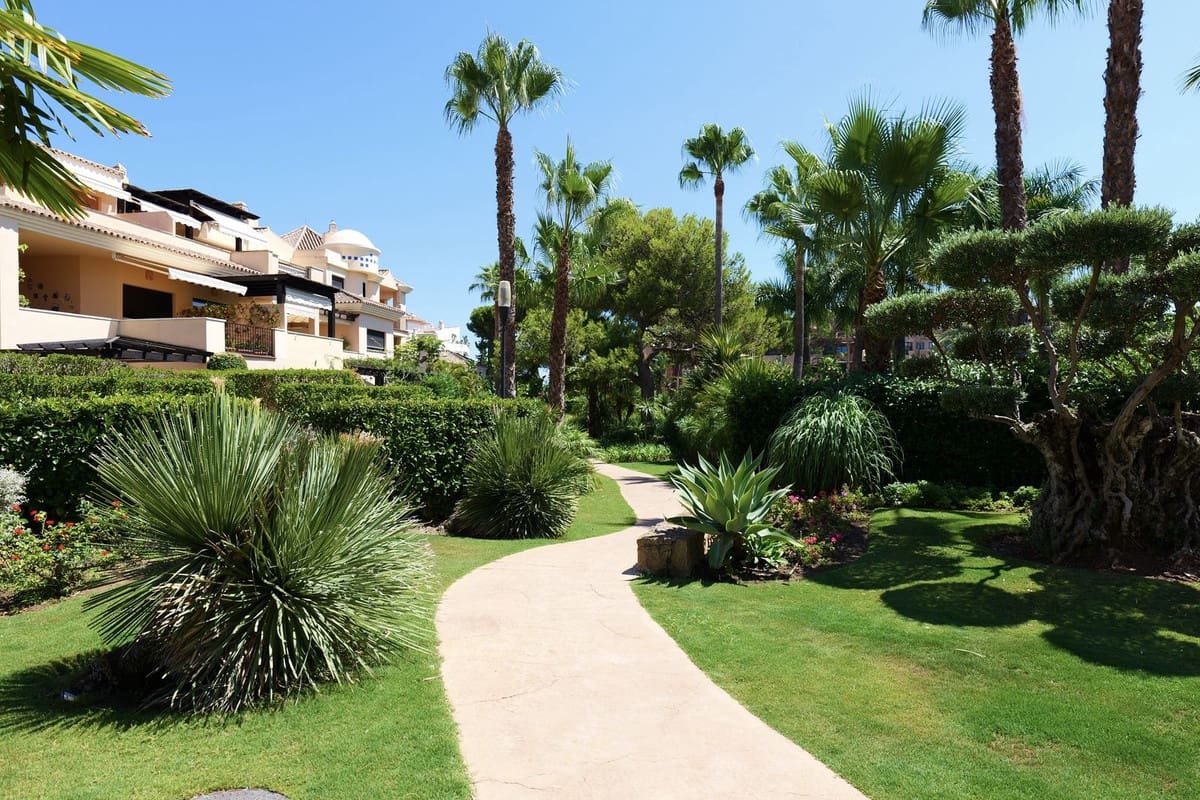 3 bedroom Apartment for sale in Puerto Banus with pool garage - € 849,000 (Ref: 9733241)