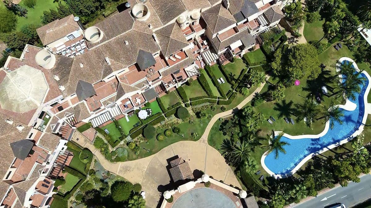 3 bedroom Apartment for sale in Puerto Banus with pool garage - € 849,000 (Ref: 9733241)