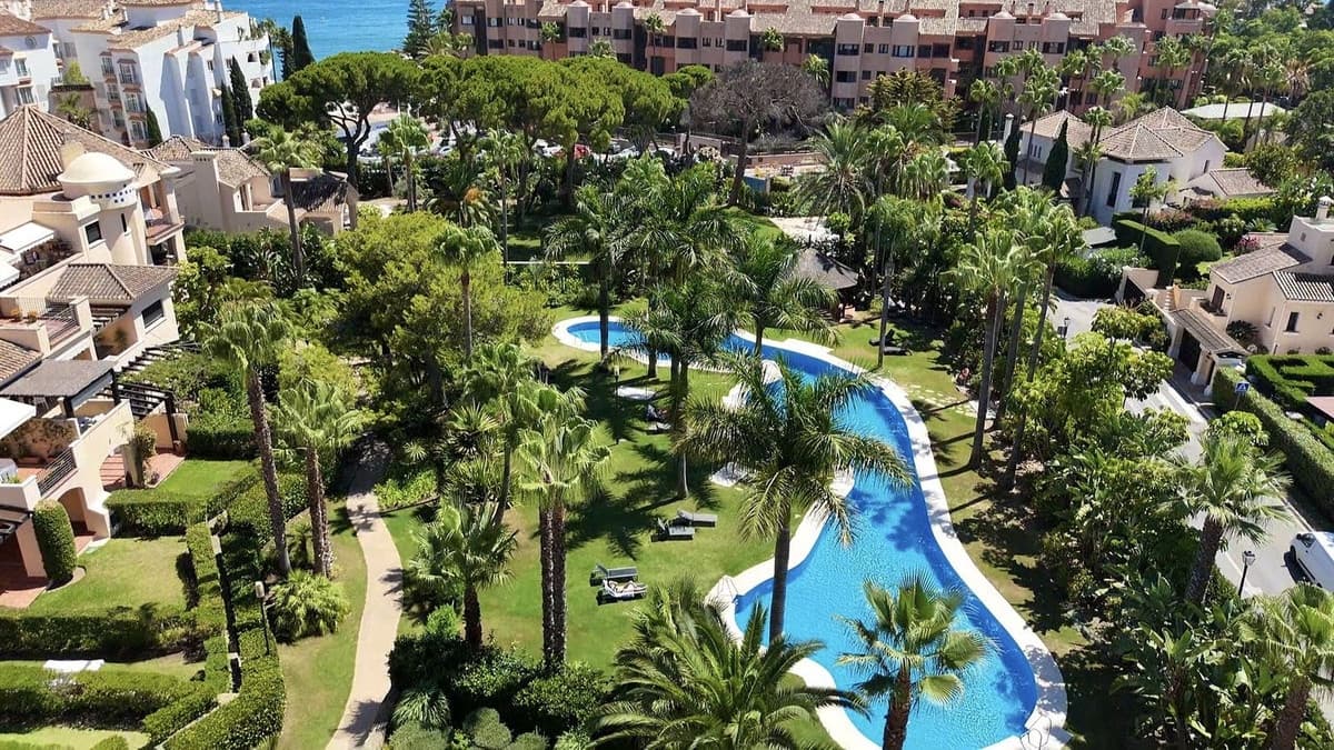 3 bedroom Apartment for sale in Puerto Banus with pool garage - € 849,000 (Ref: 9733241)
