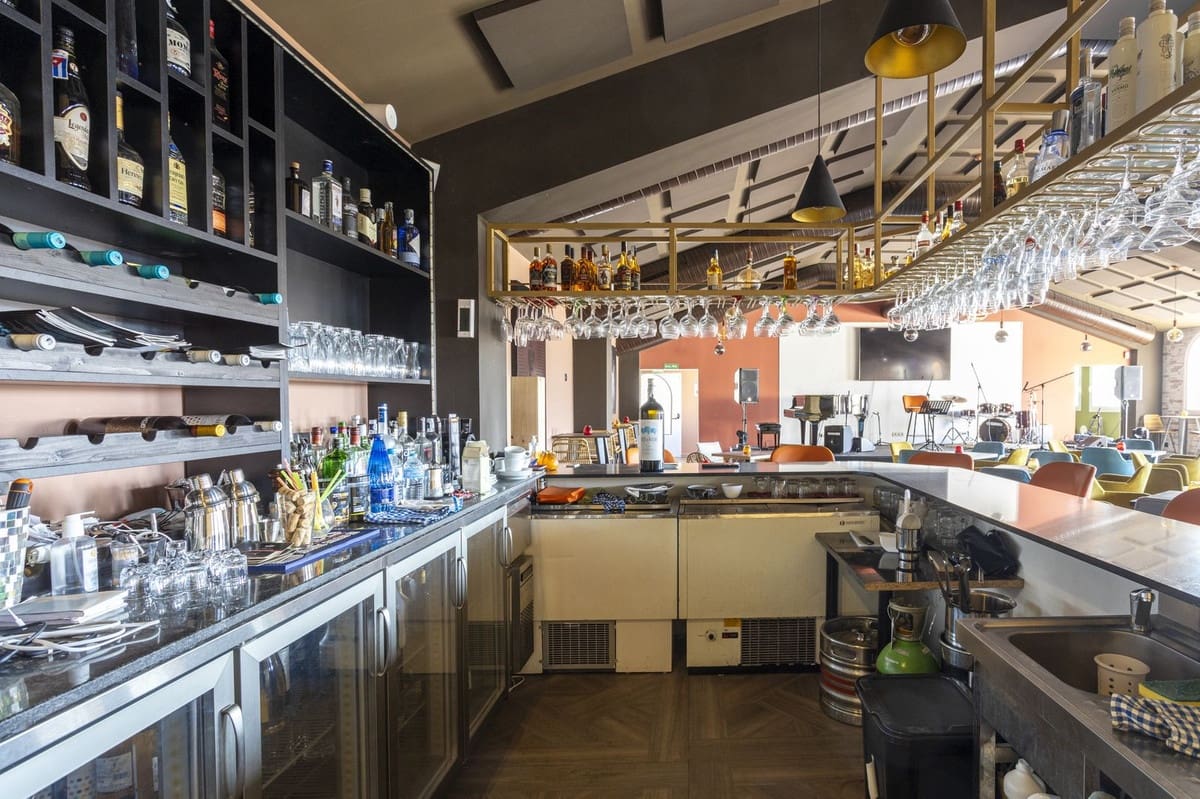 2 sypialnia Restauracja lub bar na sprzedaż w El Paraiso - 800 000 € (Ref: 9733242)