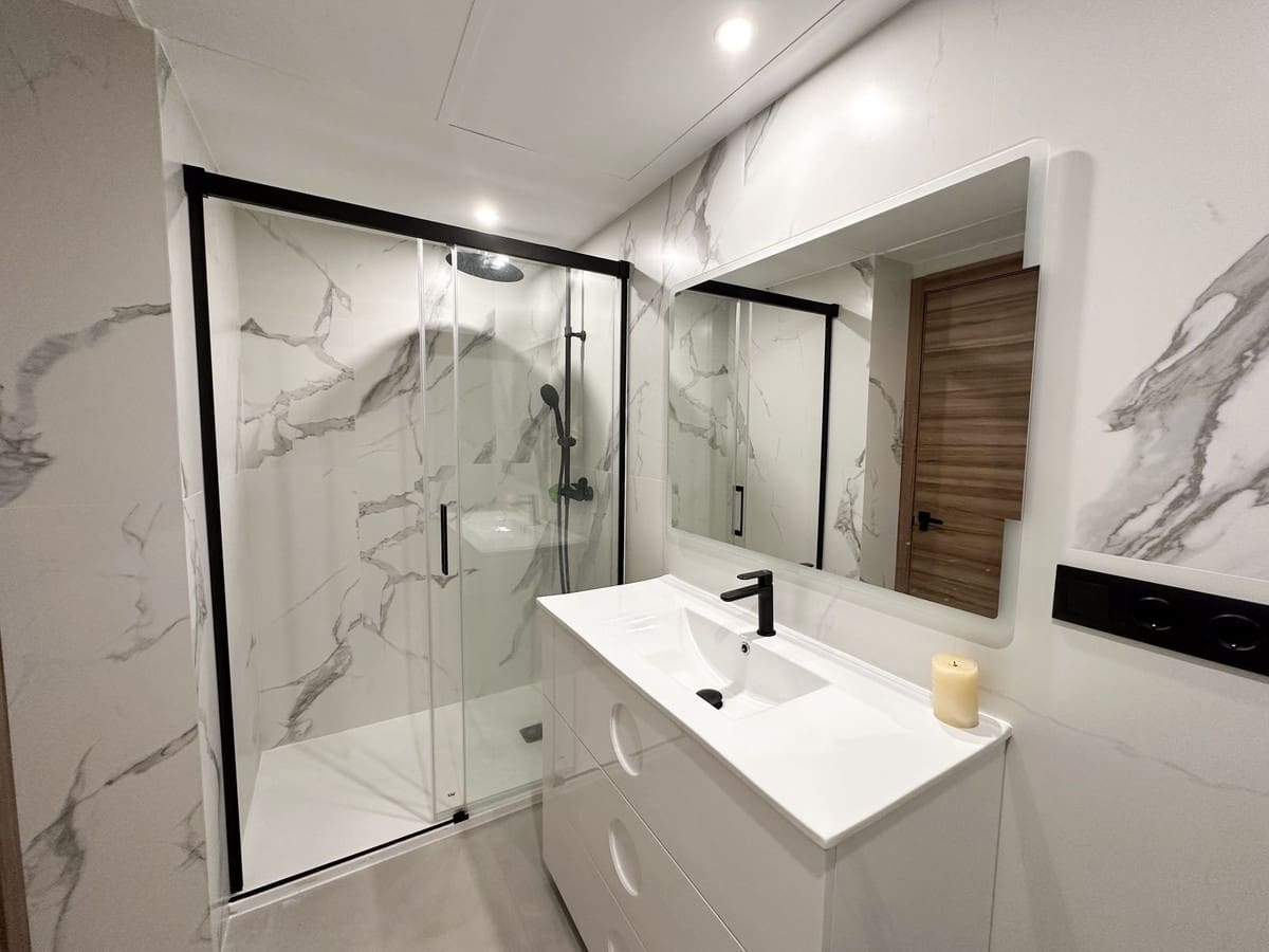 3 bedroom Apartment for sale in San Pedro de Alcantara with pool garage - € 745,000 (Ref: 9733245)