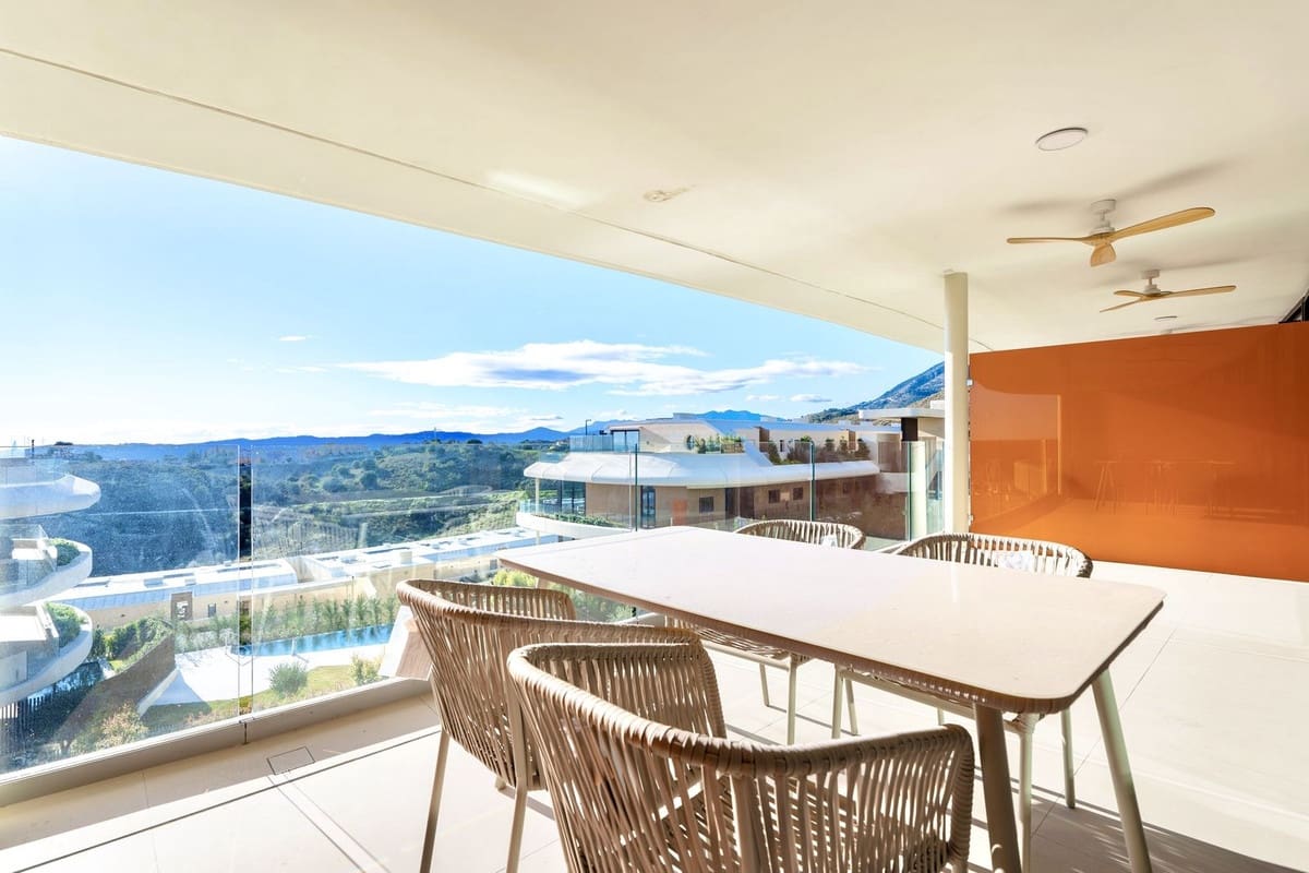 2 bedroom Apartment for sale in Fuengirola with pool garage - € 725,000 (Ref: 9733247)