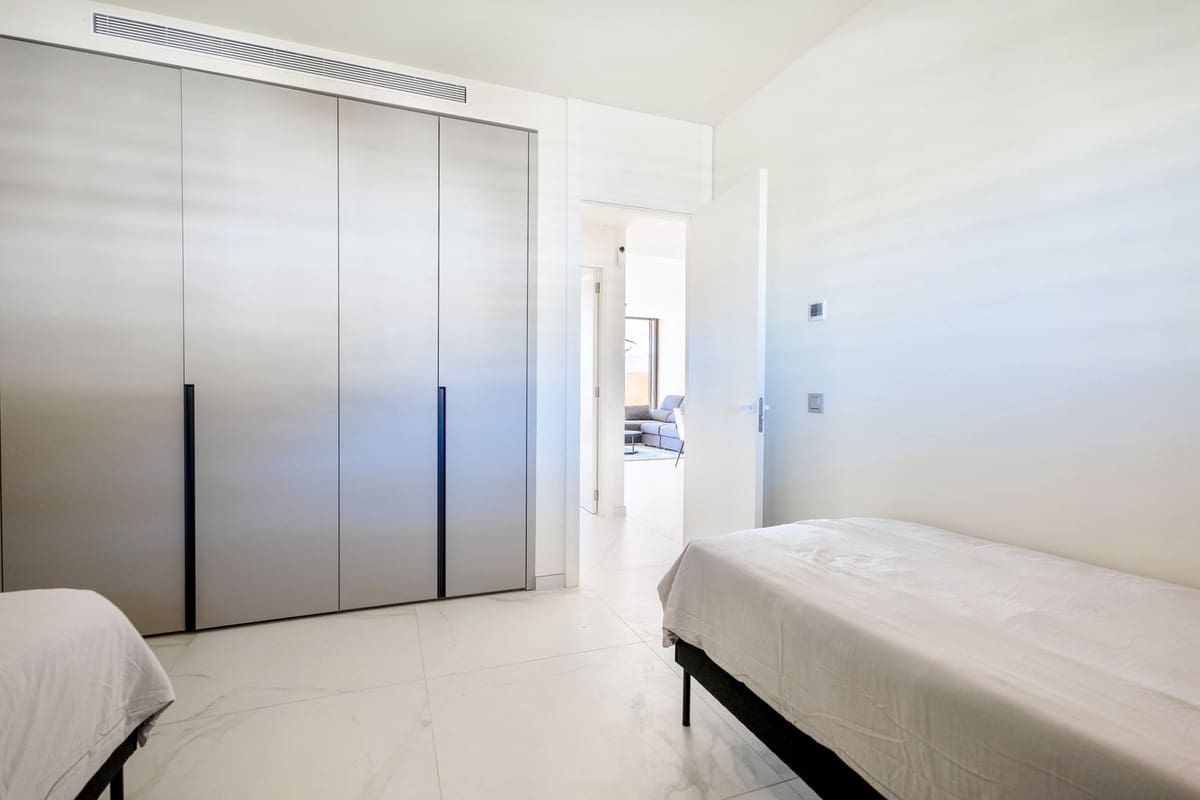 2 bedroom Apartment for sale in Fuengirola with pool garage - € 725,000 (Ref: 9733247)