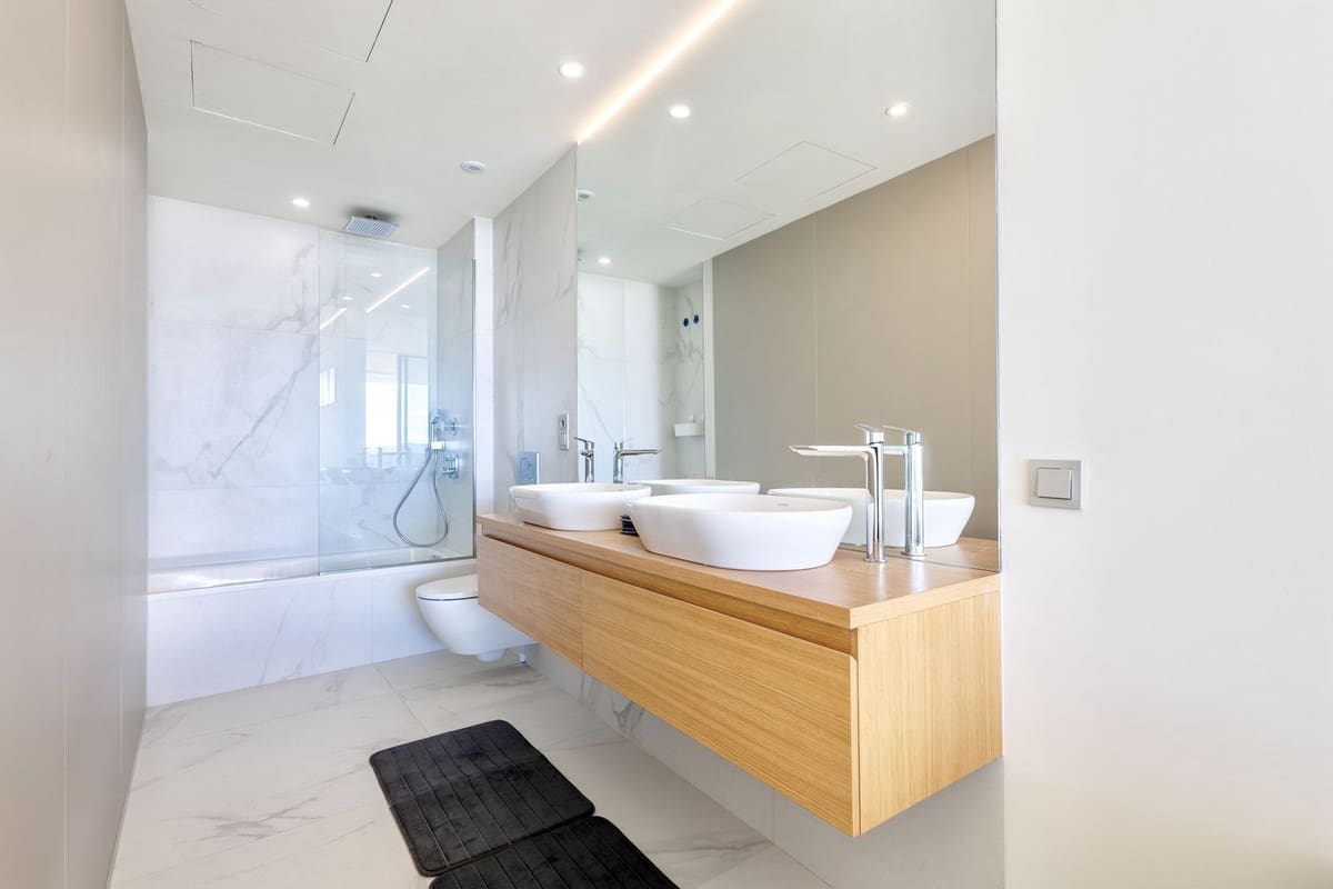 2 bedroom Apartment for sale in Fuengirola with pool garage - € 725,000 (Ref: 9733247)