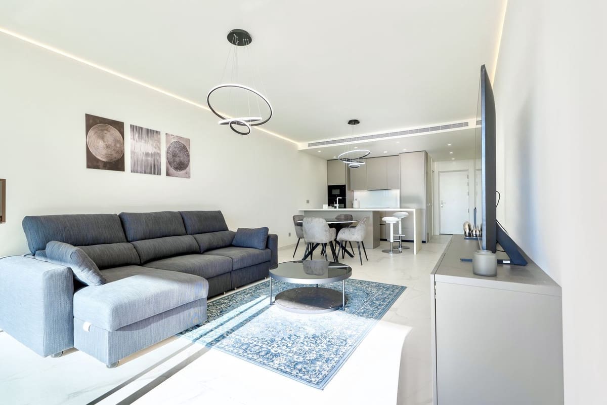 2 bedroom Apartment for sale in Fuengirola with pool garage - € 725,000 (Ref: 9733247)