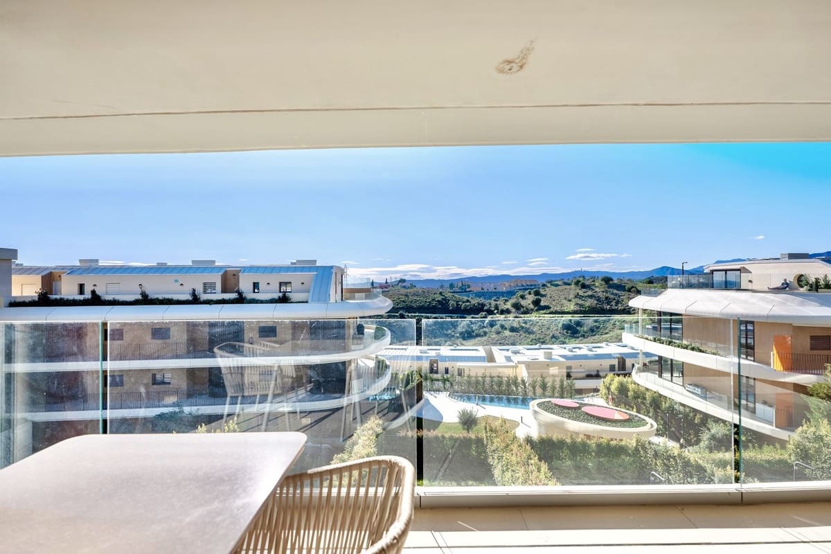 2 bedroom Apartment for sale in Fuengirola with pool garage - € 725,000 (Ref: 9733247)