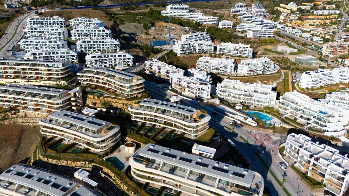 2 bedroom Apartment for sale in Fuengirola with pool garage - € 725,000 (Ref: 9733247)