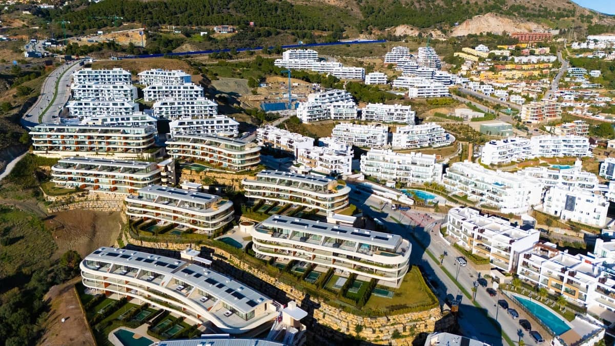 2 bedroom Apartment for sale in Fuengirola with pool garage - € 725,000 (Ref: 9733247)