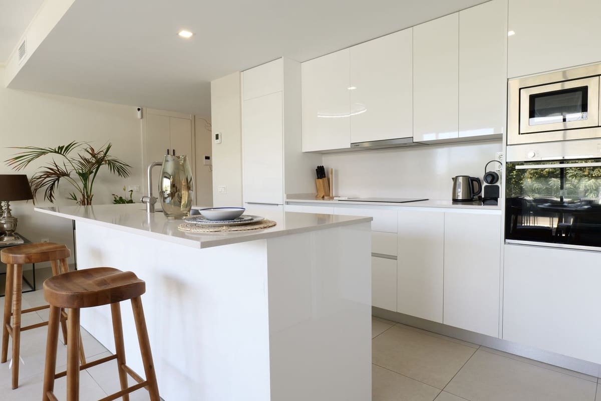 3 Zimmer Apartment zu verkaufen in Estepona mit Pool Garage - 695.000 € (Ref: 9733248)