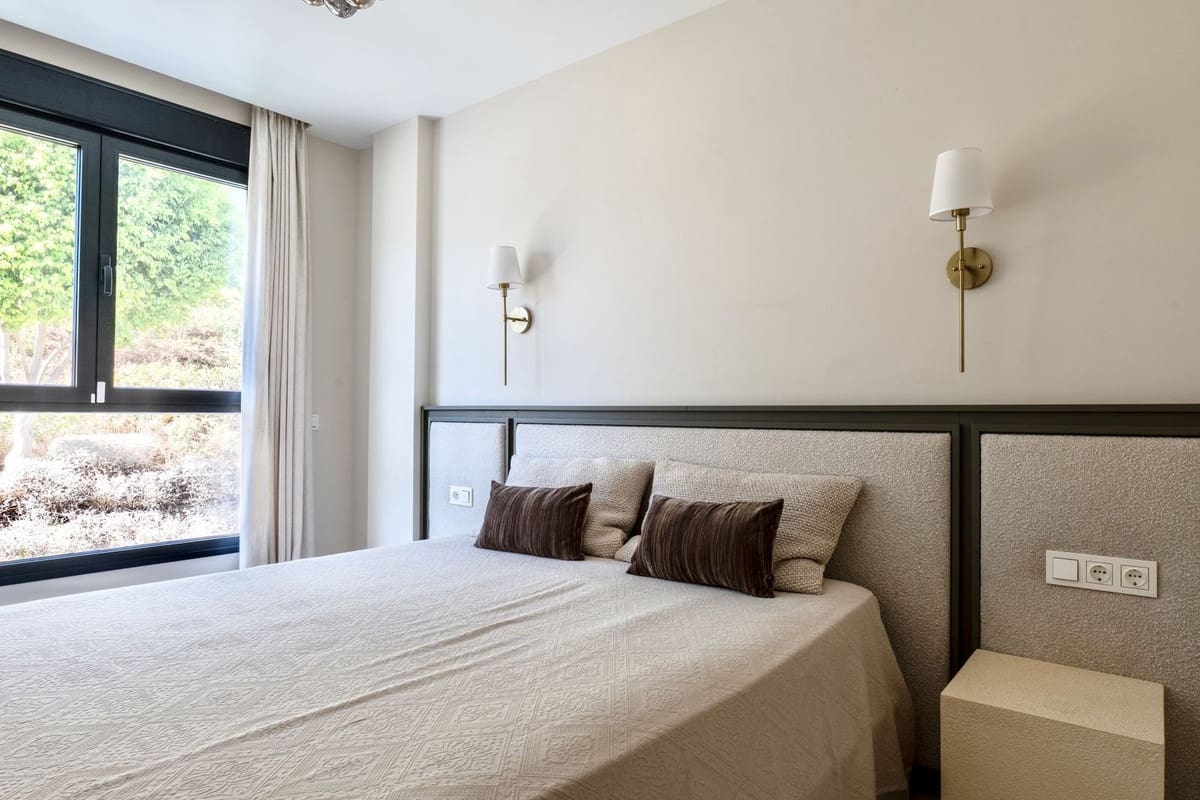 3 Zimmer Apartment zu verkaufen in Estepona mit Pool Garage - 695.000 € (Ref: 9733248)