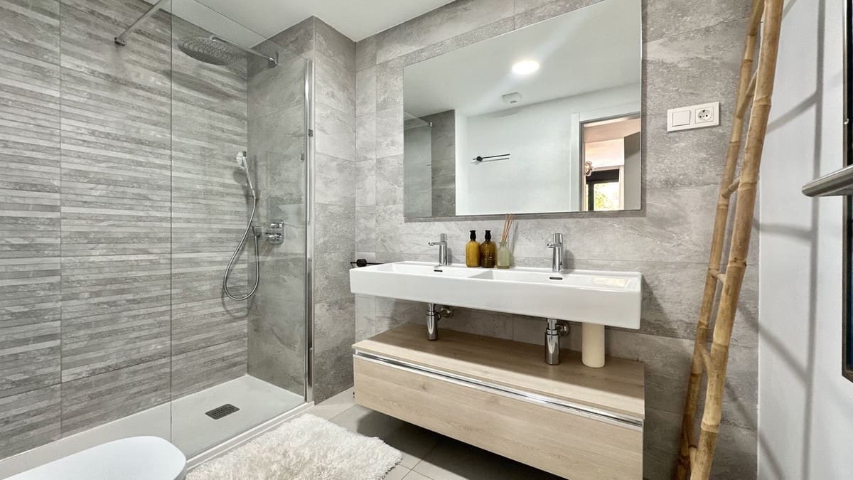 3 Zimmer Apartment zu verkaufen in Estepona mit Pool Garage - 695.000 € (Ref: 9733248)