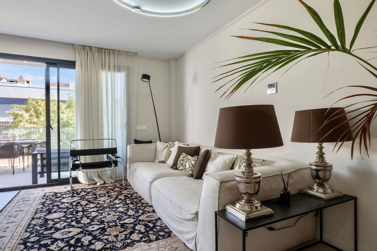 3 Zimmer Apartment zu verkaufen in Estepona mit Pool Garage - 695.000 € (Ref: 9733248)