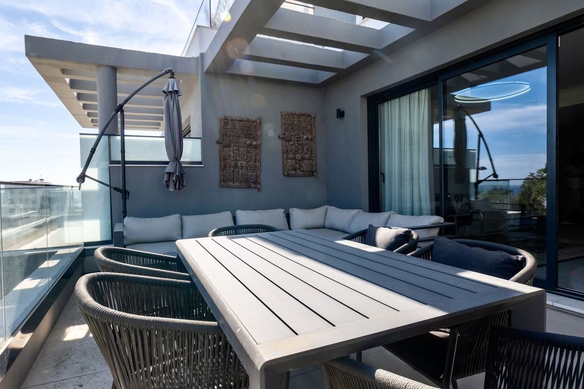 3 Zimmer Apartment zu verkaufen in Estepona mit Pool Garage - 695.000 € (Ref: 9733248)