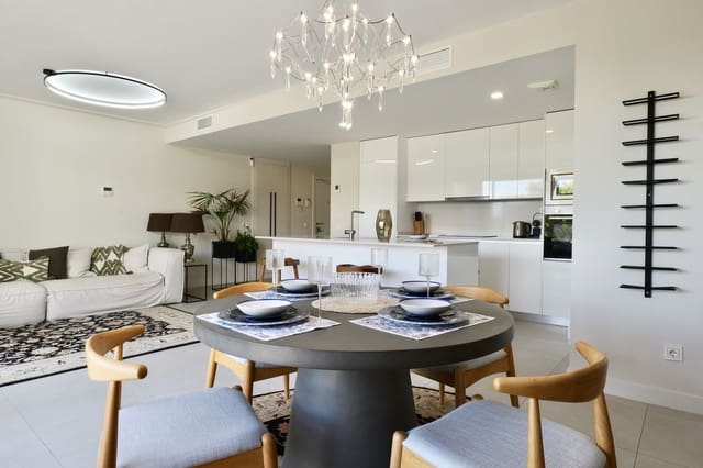 3 sovrum Lägenhet till salu i Estepona med pool garage - 695 000 € (Ref: 9733248)